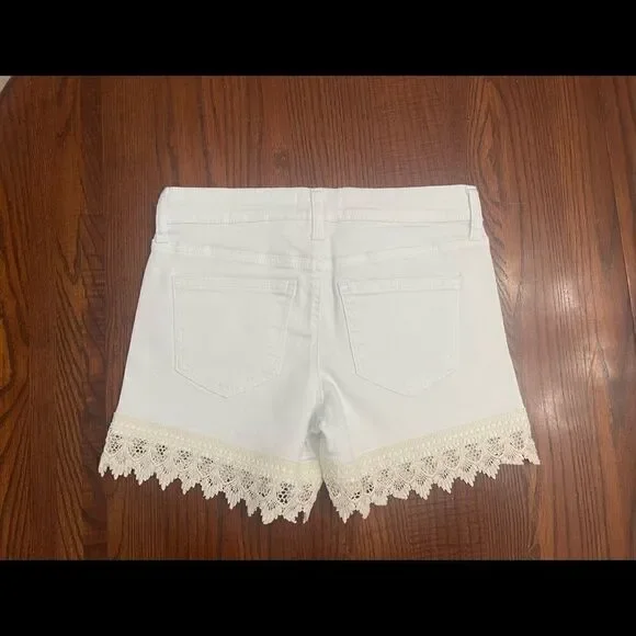 Altar’d State Shorts With Crochet Trim Size 26/3 - Picture 2 of 3